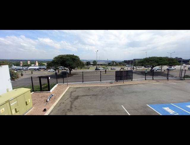 186M² OFFICE TO LET IN BRYANSTON